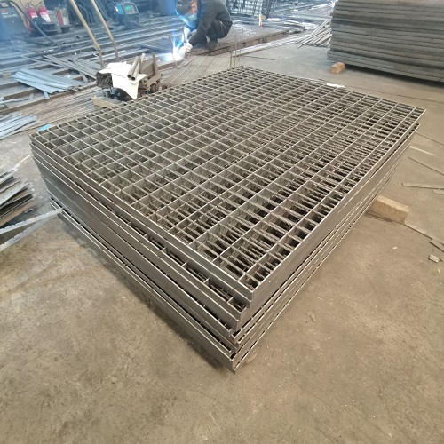 如何挑選性價(jià)比高的平臺(tái)鋼格柵鋼格板