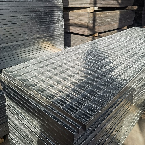 石油平臺(tái)鋼格柵的承重與耐磨性