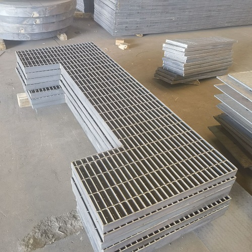 客戶案例：某工廠因貪便宜買劣質(zhì)鋼格板，損失超百萬！