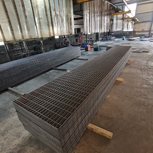 客戶案例：某工廠因貪便宜買劣質(zhì)鋼格板，損失超百萬！