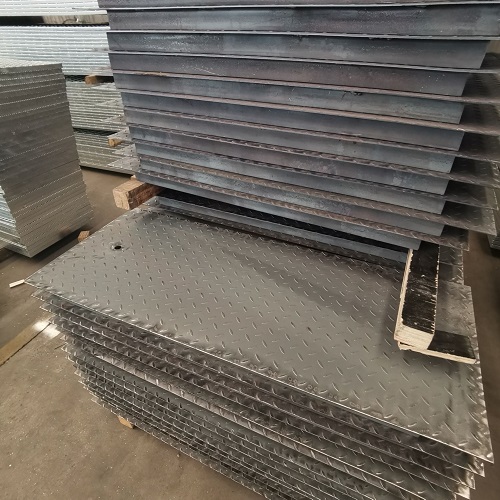 定制鋼格板 vs 標(biāo)準(zhǔn)尺寸？哪種更劃算？