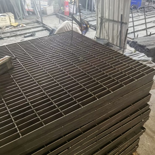 鋼格板用于排水溝蓋板的優(yōu)勢(shì)分析