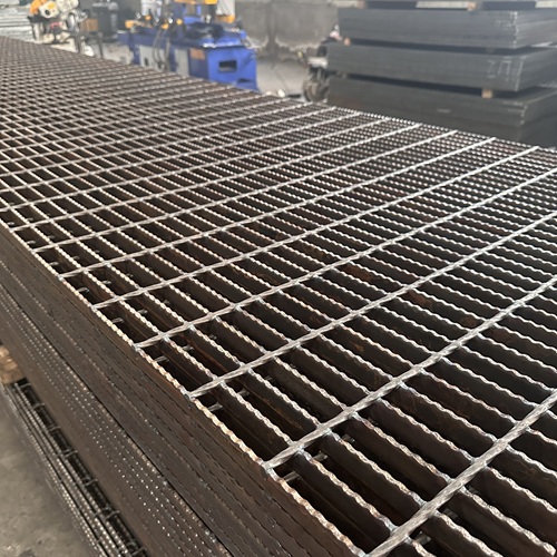 鋼格板變形后還能修復(fù)嗎？修復(fù)技巧全公開(kāi)